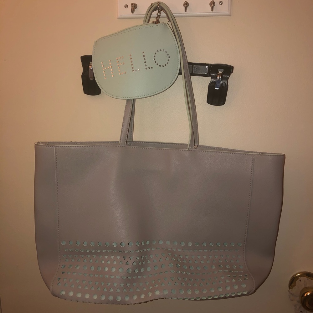 Tote bag